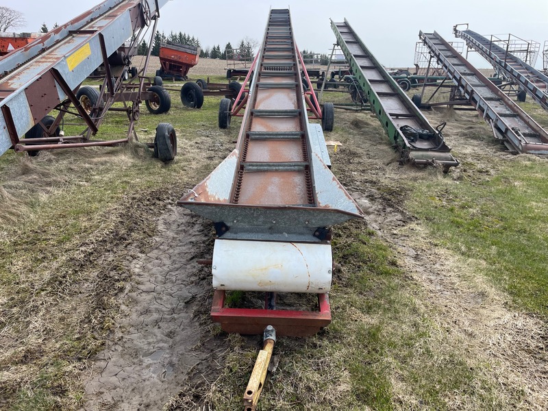 Hay/Forage/Livestock  Little Giant 40ft Bale Elevator Photo